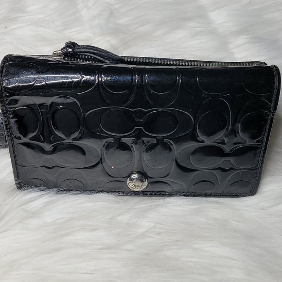 Coach Handbags - Coach embossed wallet